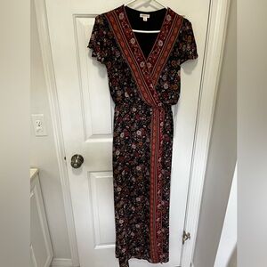 Floral V-Neck Maxi Dress - Size Medium